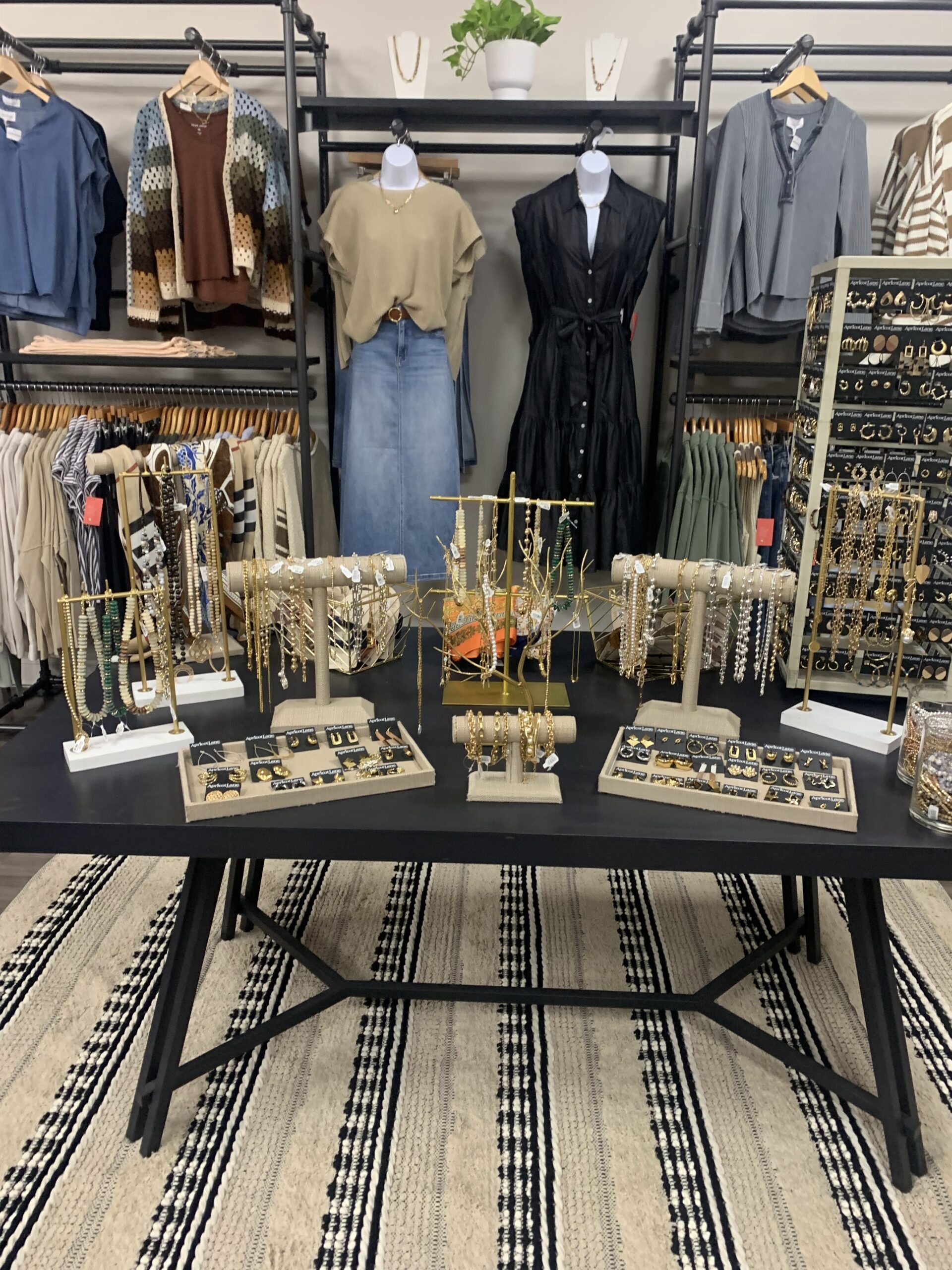 HUNTERSVILLE, NC’S GRAND OPENING!